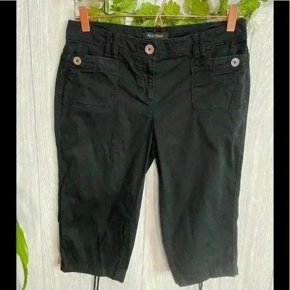 White House Black Market Pants - White House Black Market Black Capris Size 4